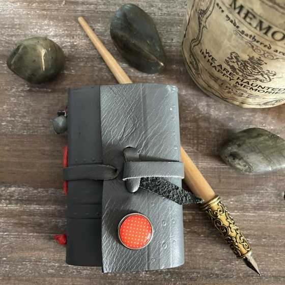 Petit carnet artisanal en cuir - Labradorite Gris